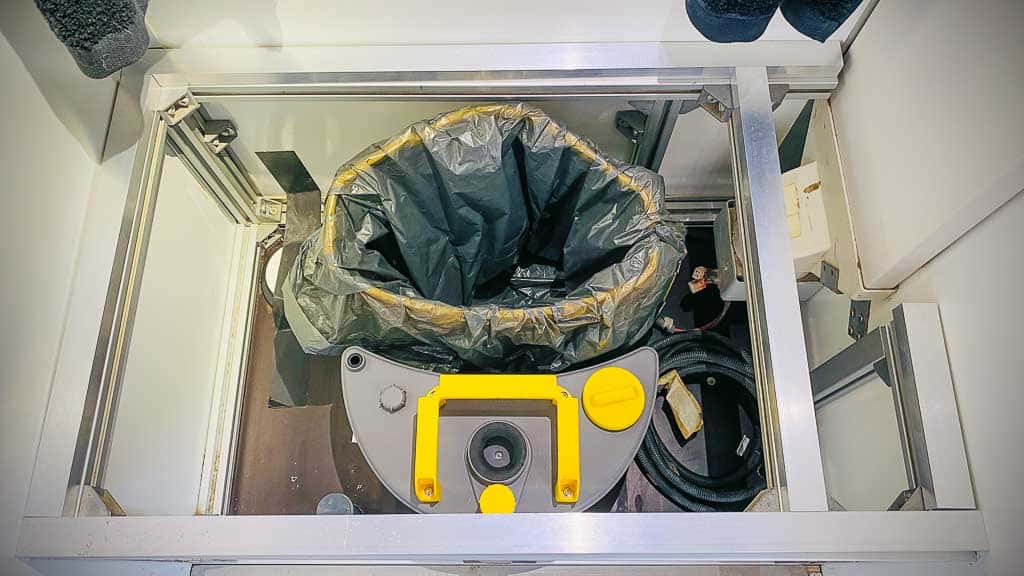 Trockentrenntoilette mit Tiny innenleben