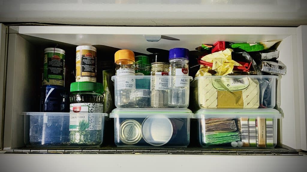 Unser Gewürzschrank in der Black Pearl