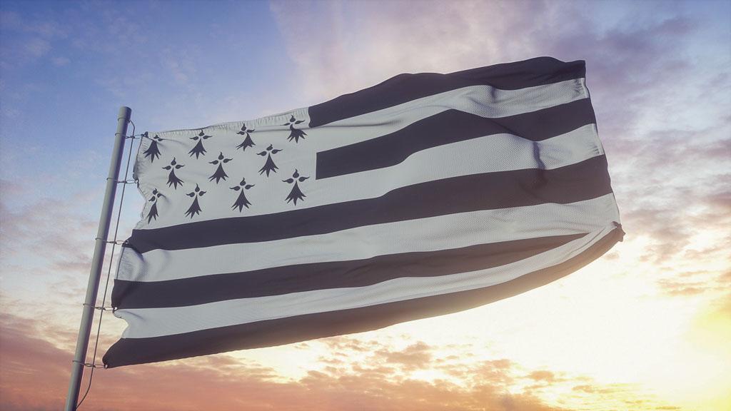 Flagge der Bretagne - allzeit-bereift.de Bretonische Sprache