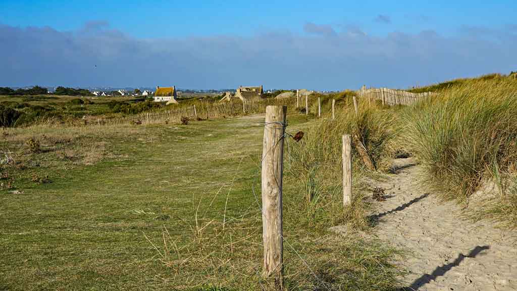 Uferpfad-in-den-Duenen Bretagne Frankreich
